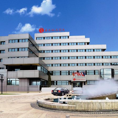 Ramada Iasi City Center Hotel Exterior photo