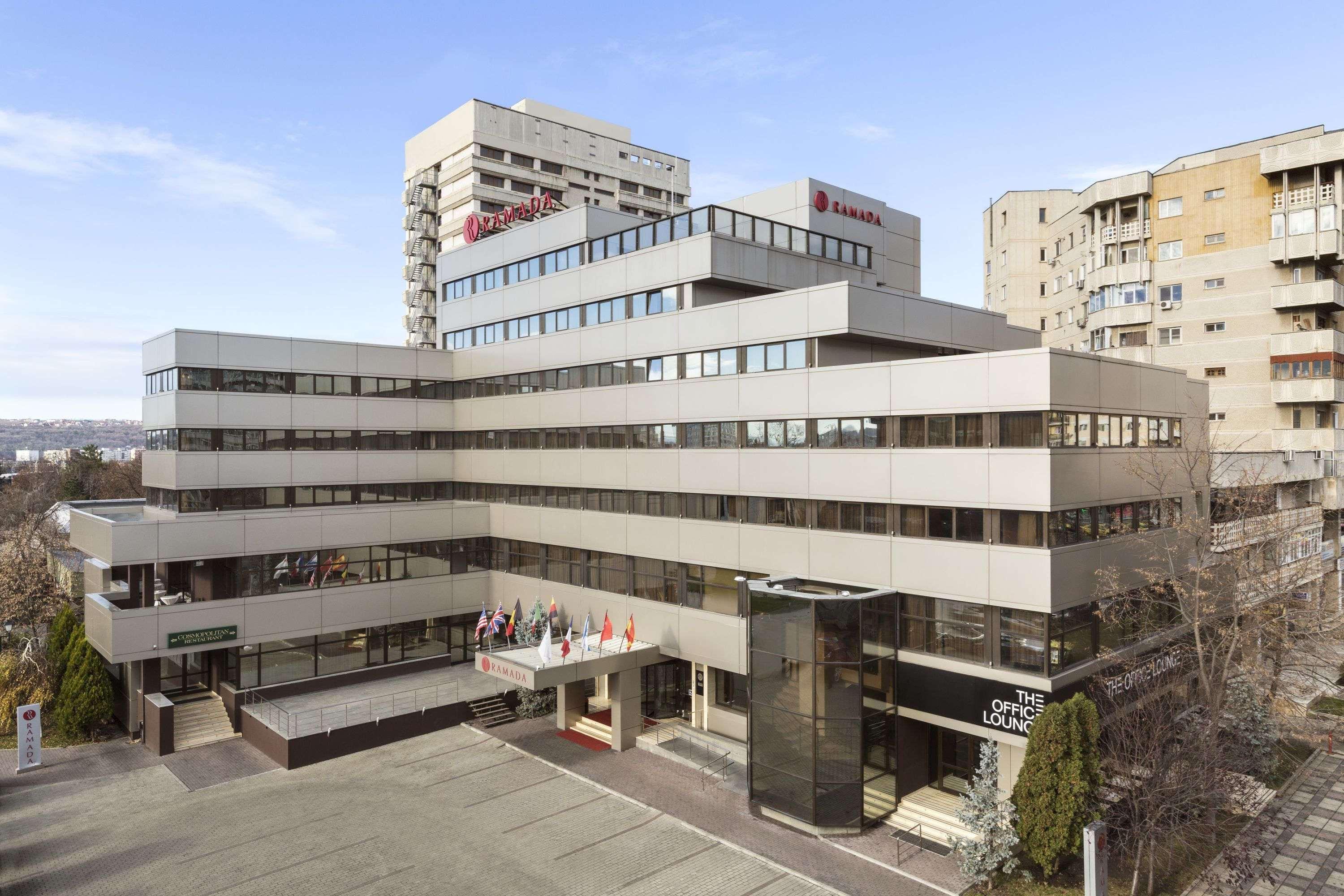 Ramada Iasi City Center Hotel Exterior photo